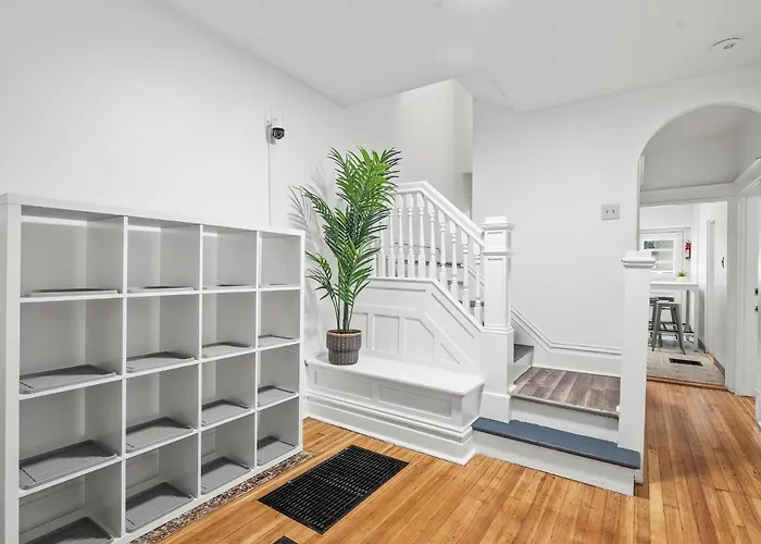 Oakland/University @D Modern And Spacious Private Bedroom With Shared