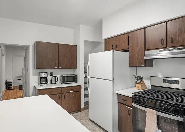 Oakland/University @D Modern And Spacious Private Bedroom With Shared